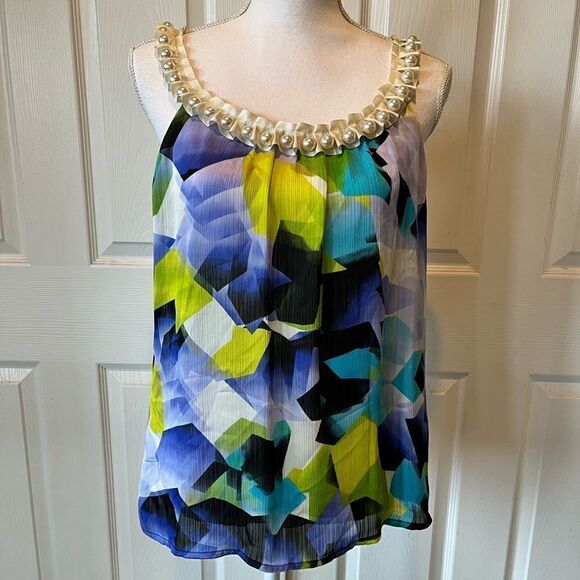 🎄IZ Byer Abstract Pattern Tie-neck Halter Top - Picture 13 of 13
